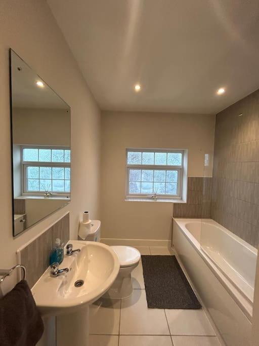 Luxury Countryside Stay - Waters Upton, Telford Kültér fotó