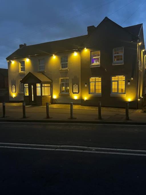 Luxury Countryside Stay - Waters Upton, Telford Kültér fotó