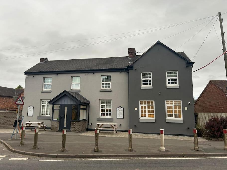 Luxury Countryside Stay - Waters Upton, Telford Kültér fotó
